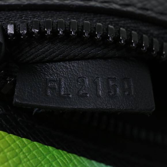 LOUIS VUITTON Malle Shoulder Bag - Picture 6 of 16